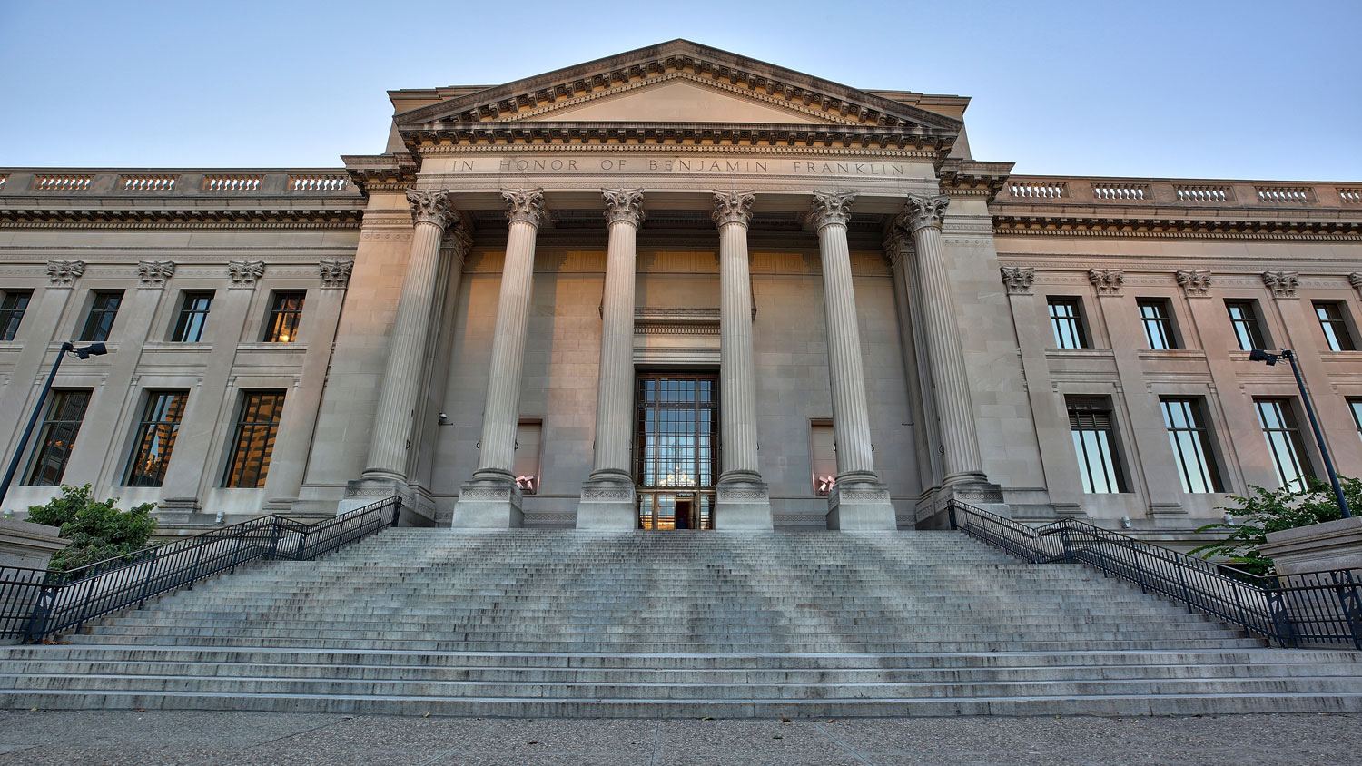 Photograph of the front of The Franklin Institute 
