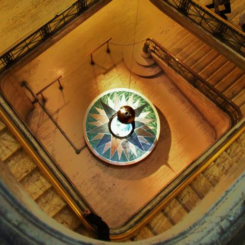 Foucalt's Pendulum on display at The Franklin Institute