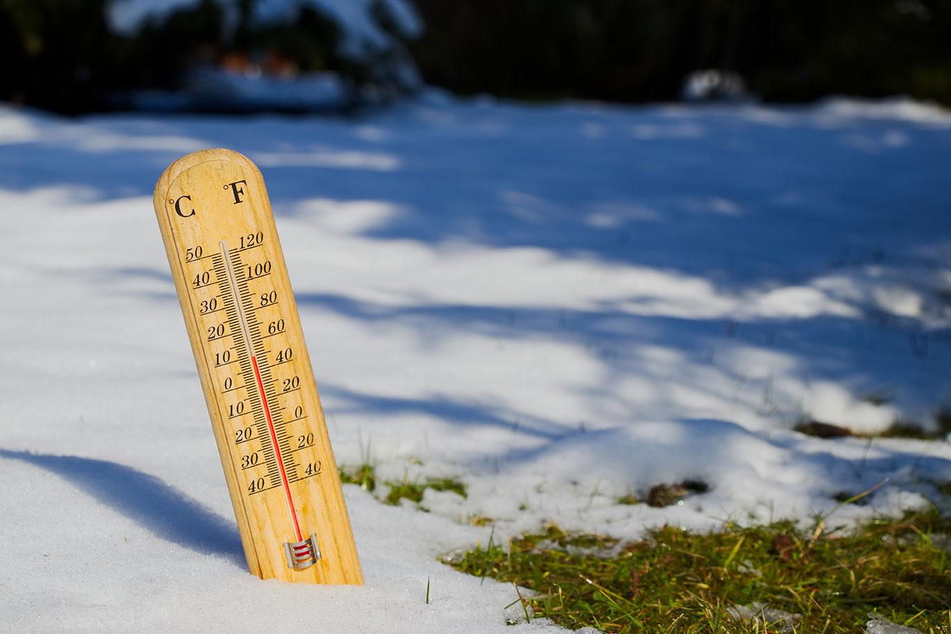 thermometer in snow