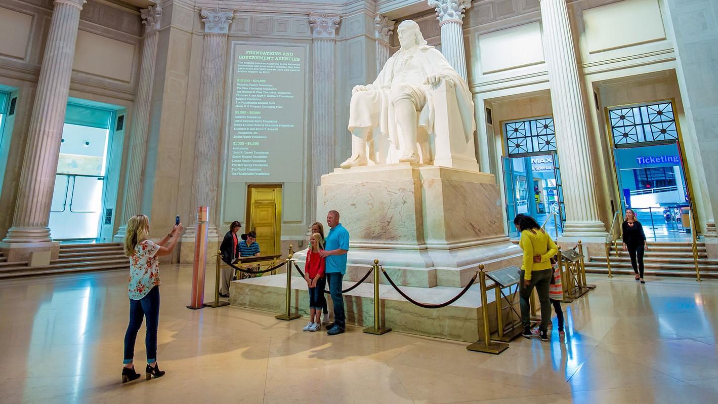 museum with few visitors